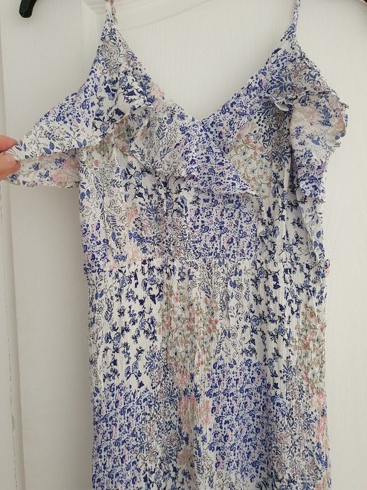 Doua rochii, marimea 38, in conditie foarte buna