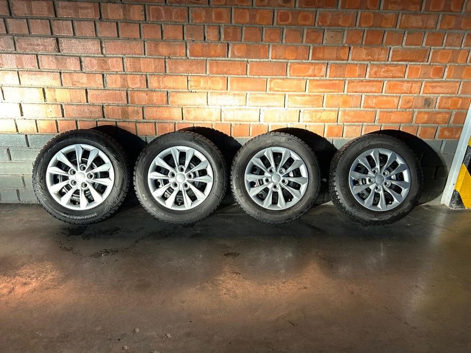 Оригинальные Диски Kia Cerato R15 с зимними шина