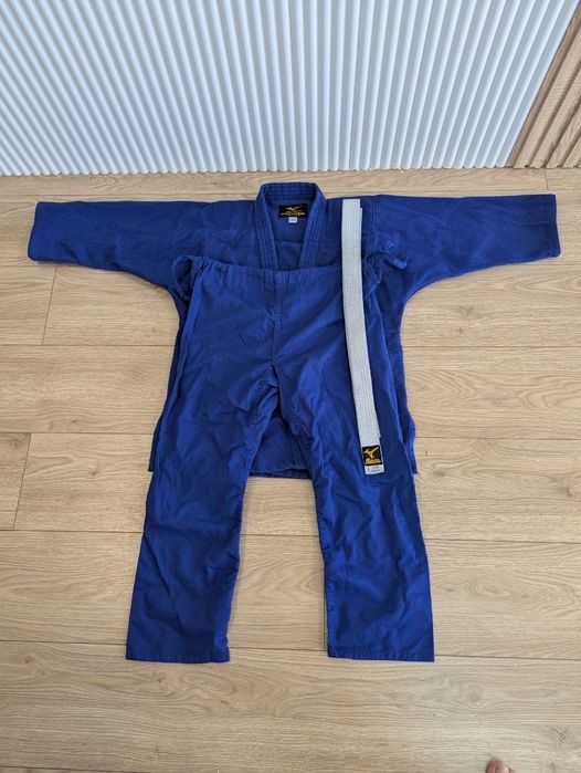 Продам Кимоно 8-10лет