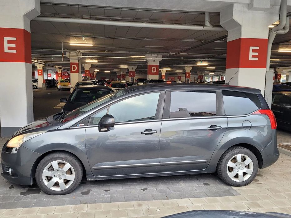 Peugeot 5008 Al doilea proprietar, stare tehnica perfecta , toate opțiunile fără pi