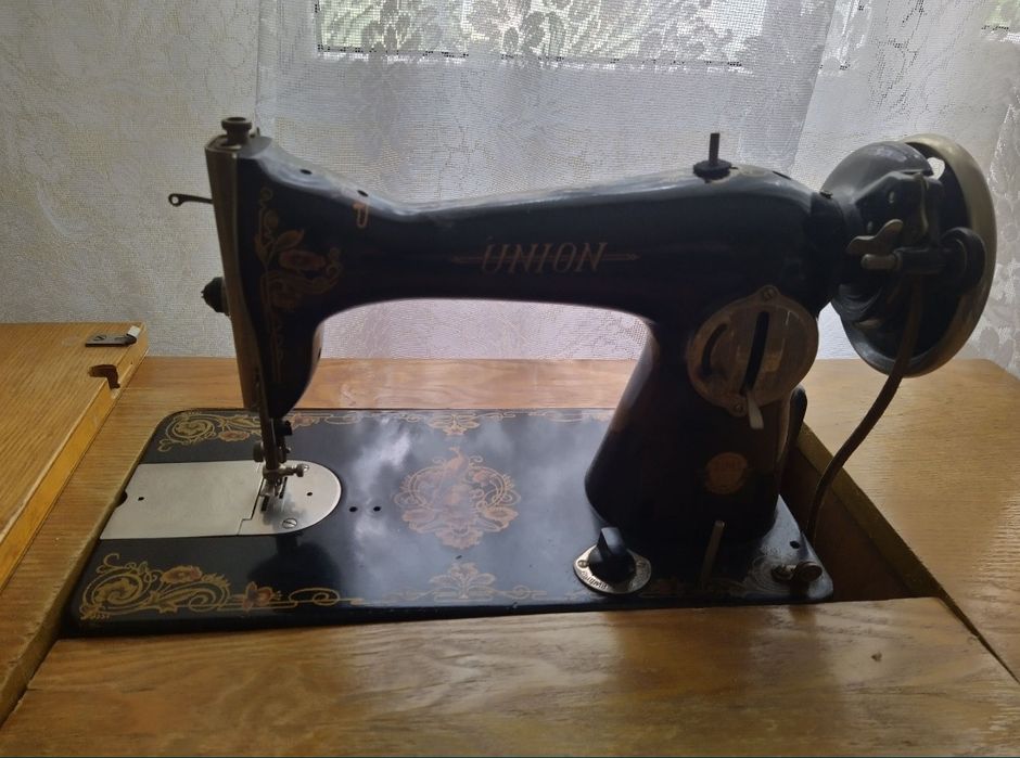 Автентична крачна шевна машина Union