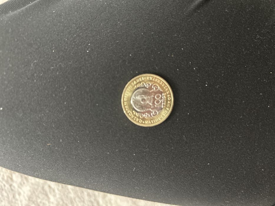 Продам монету юбилейную в 100 тенге