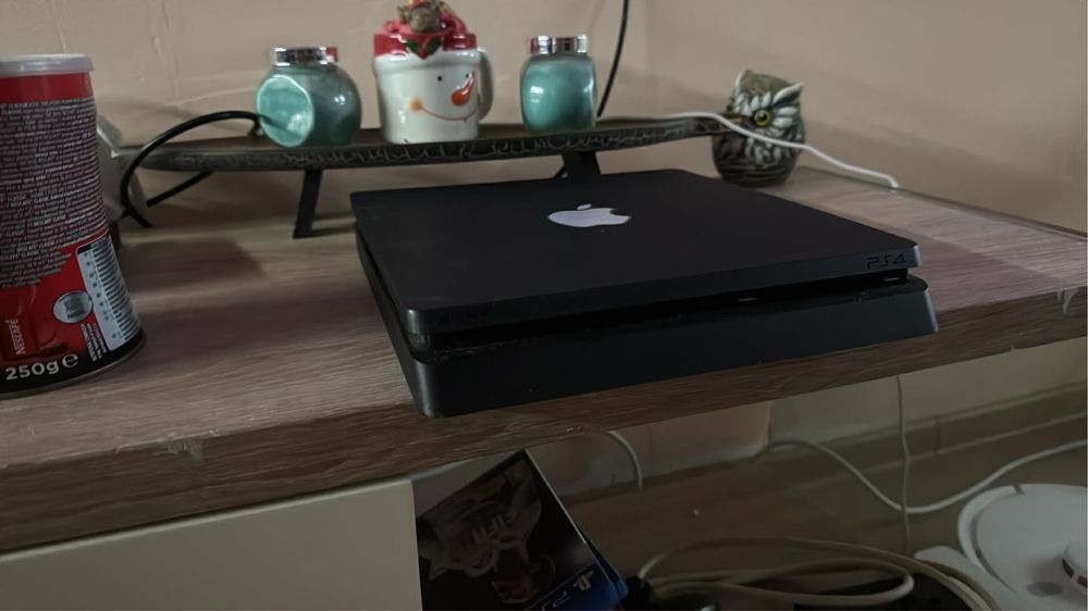 Ps4 в идеално състояние изчистен