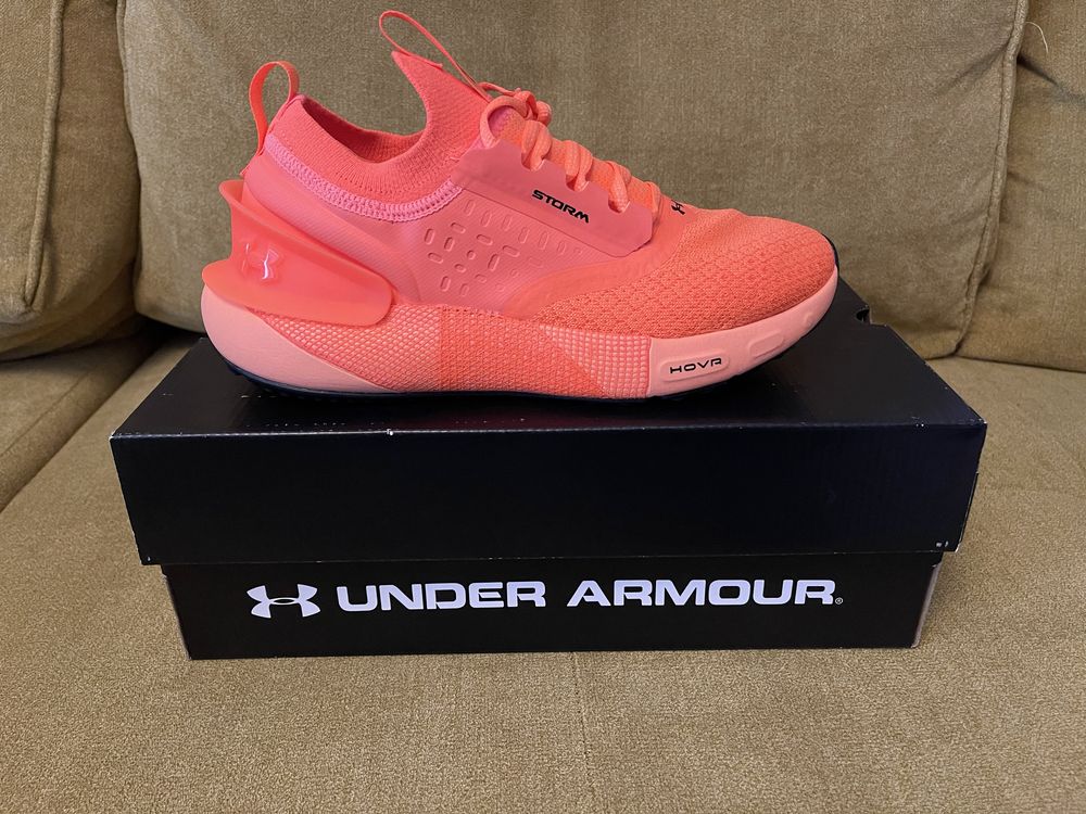 Нови Under Armour HOVR Phantom 3 Storm