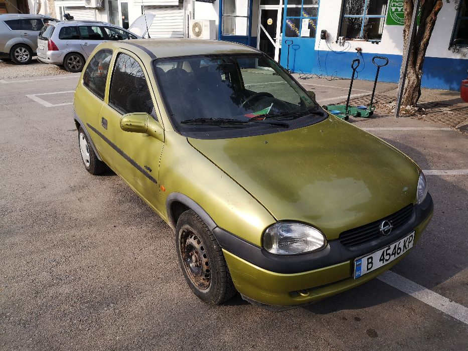 Opel Corsa 1.0 бензин 99 год. на части