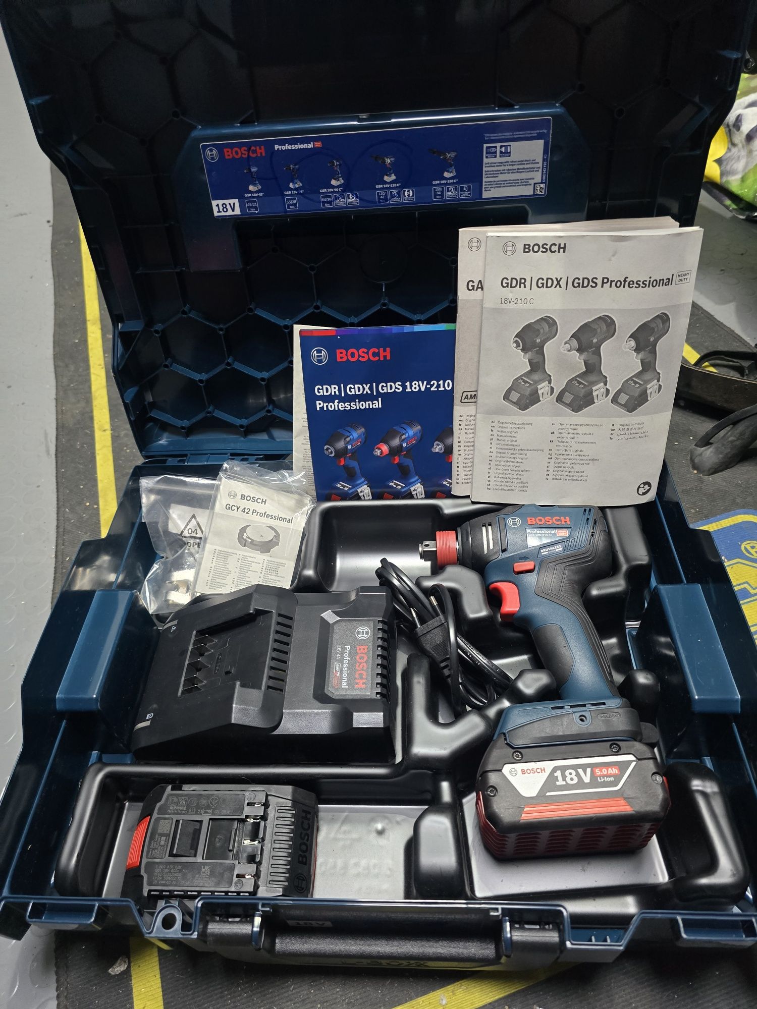 Гайковерт Bosch GDX 18v 210c батерия 36v 4 ah