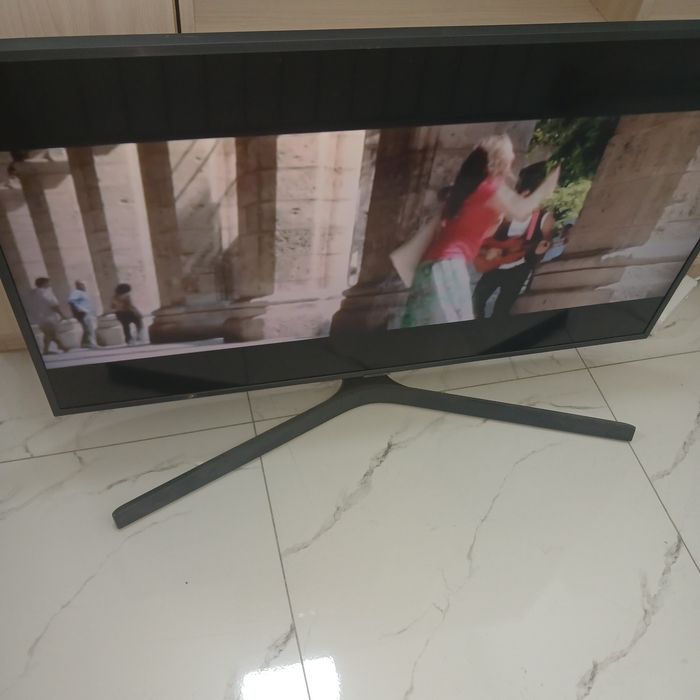 Срочно продам телевизор