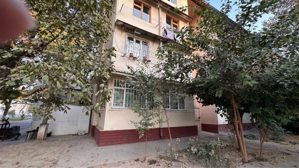 Oq Tepa shayxantxur Rovdi Nejloy 85 km 3 xona 2:6 balkon