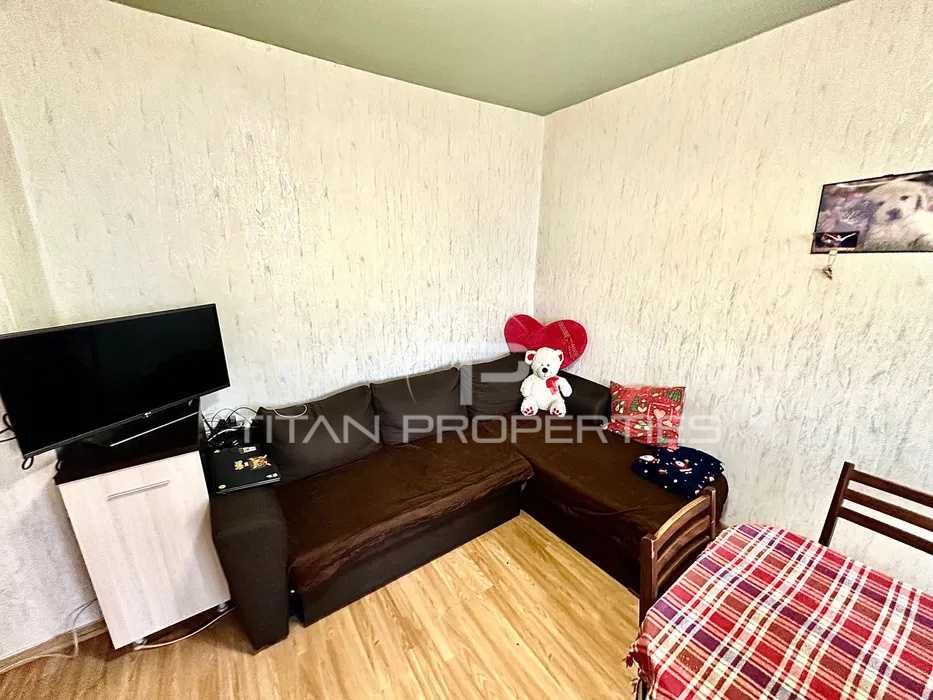 Продава се Тристаен апартамент в Пловдив, Христо Смирненски - 76 кв.м за 1829 €/кв.м - Снимка #2