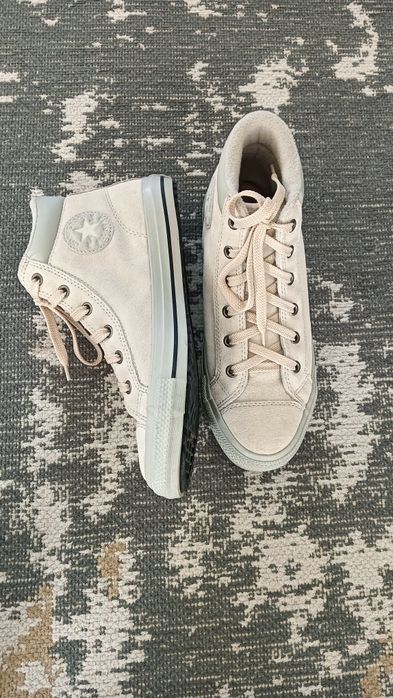 Converse înalți din piele întoarsă