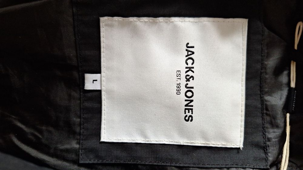 Якета размер М/L - 4 броя