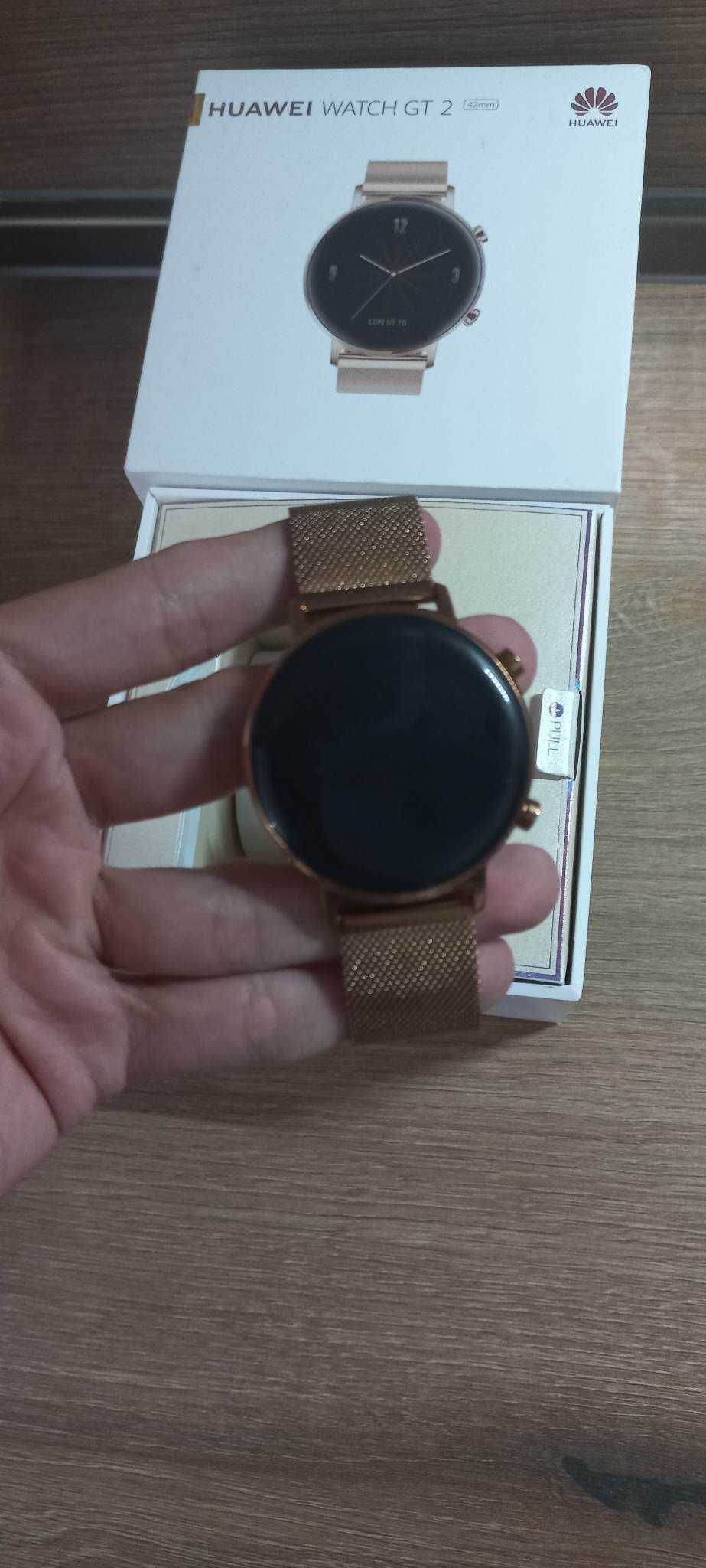 Продавам спешно Смарт часовник Huawei GT 2 42M чисто нов