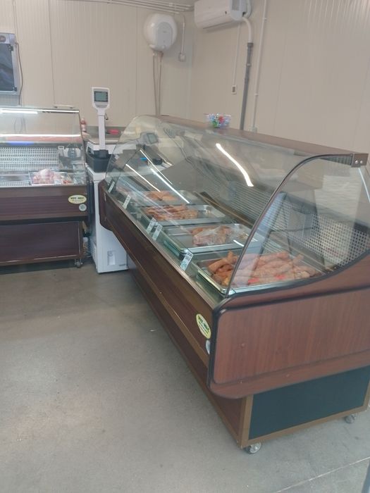Vând frigider inox , vitrine frigorifice carne și mezeluri etc