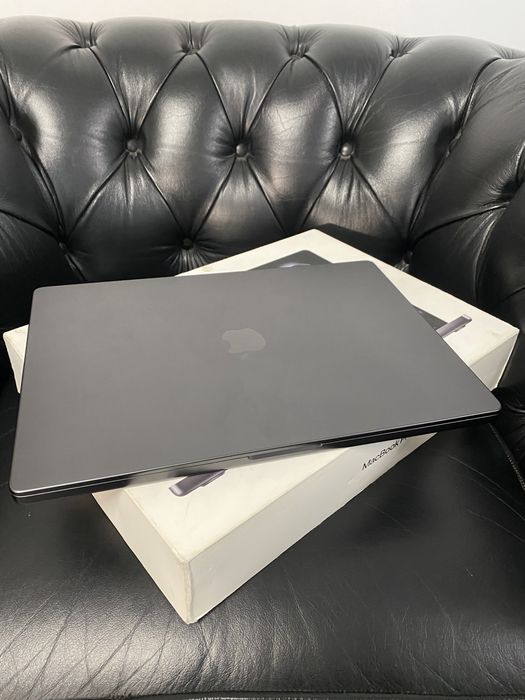 MacBook Pro 16-inch/ M4 Pro / 48 Gb RAM / 512 Gb / Black / Ca nou