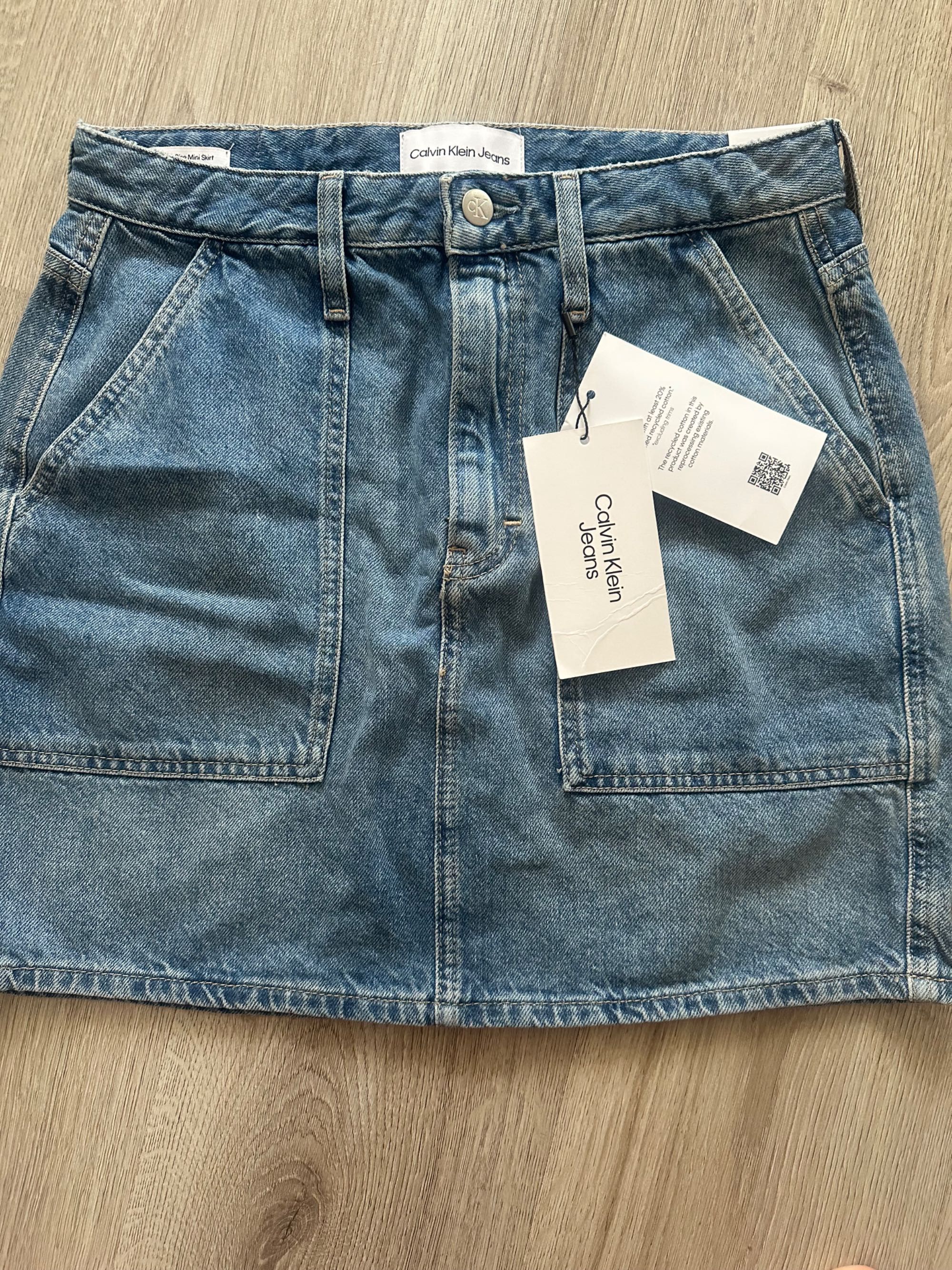 Нова дънкова пола Calvin Klein
