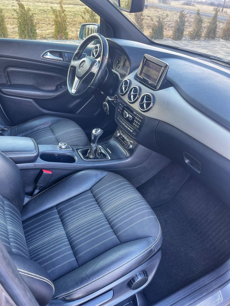 Mercedes B200 Cdi Avangarde Bi-Xenon/Navigatie Stare perfecta