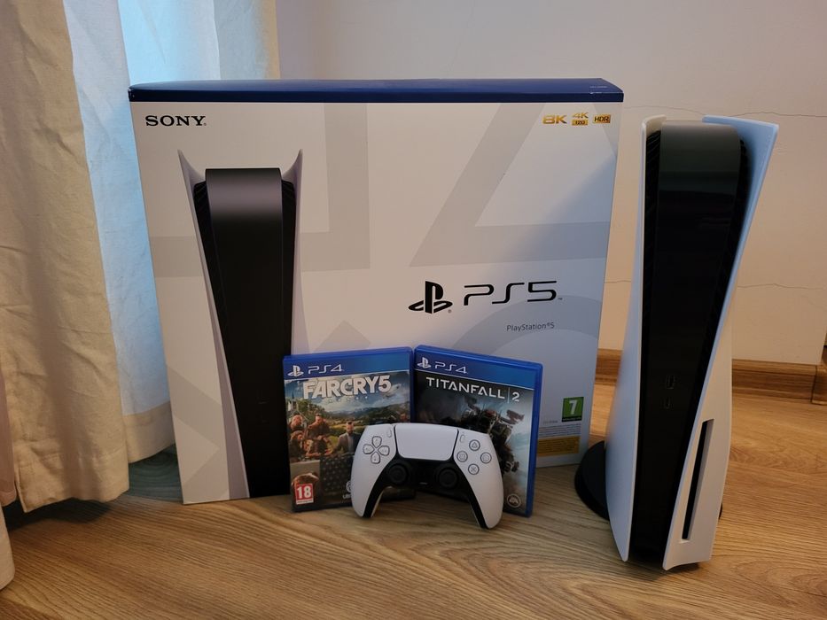 Playstation 5 с джойстик и 2 игри