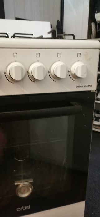 Продам газовую плиту