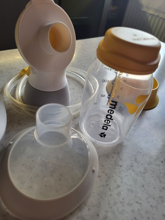 Vând pompă de sân electrică Medela