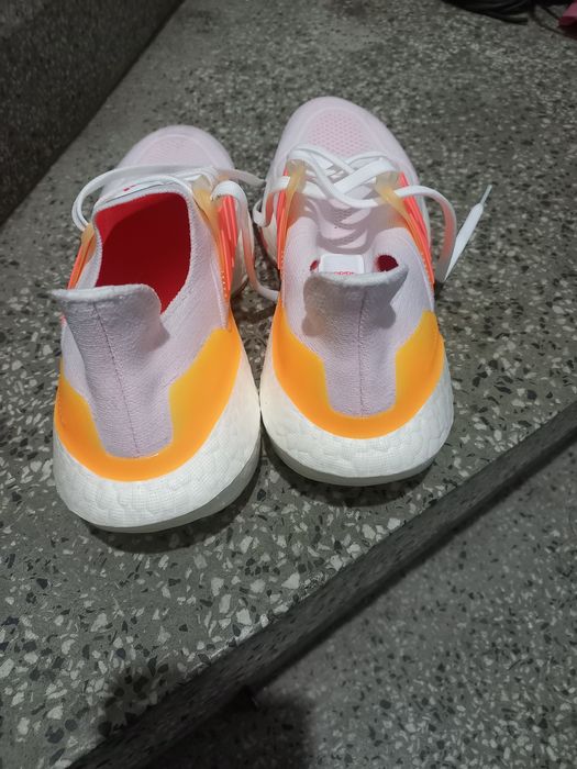 Маратонки дамски Adidas Ultraboost