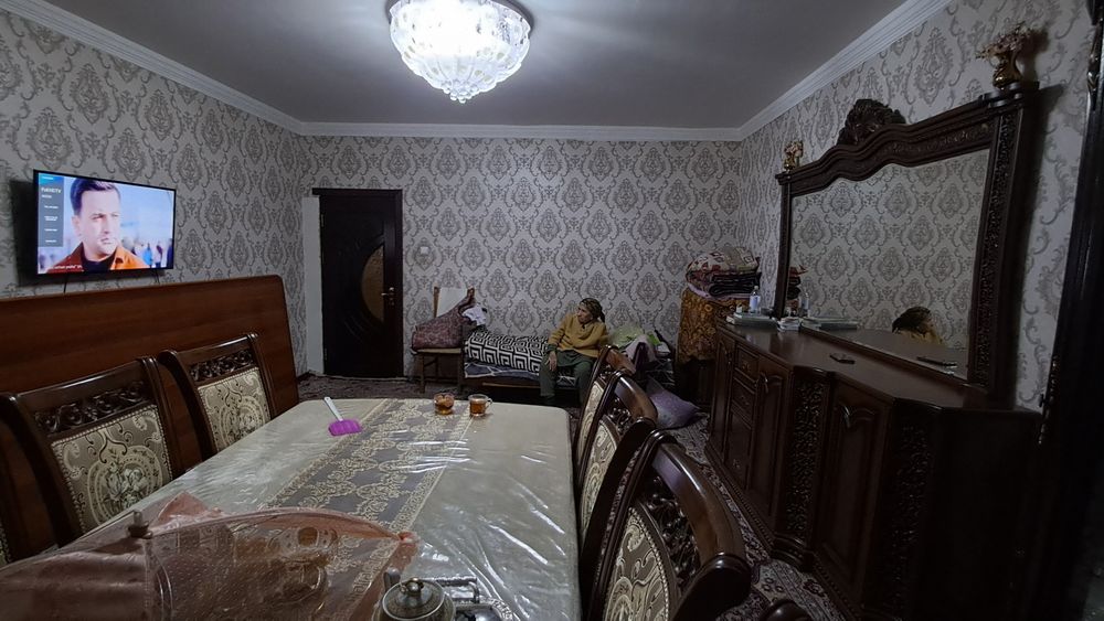 Zangi ota tumani nazarbek temir yol sanatoriyani  yonida 9etajkali dom