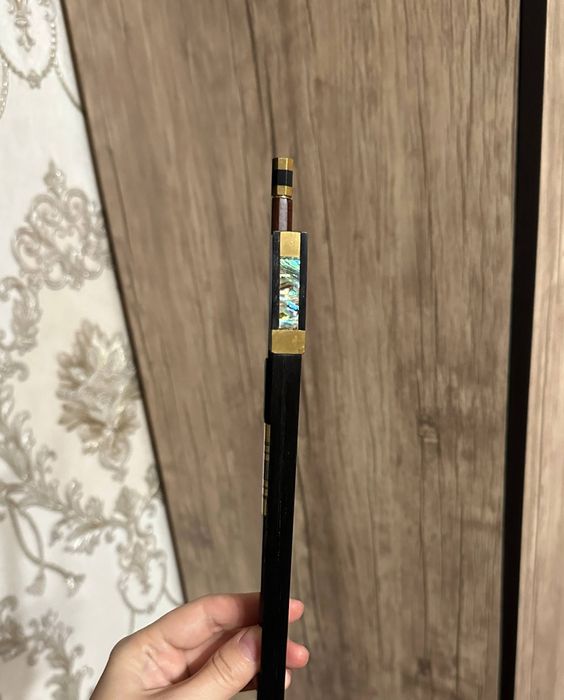 Смычок профессиональный для скрипки 4/4 продам