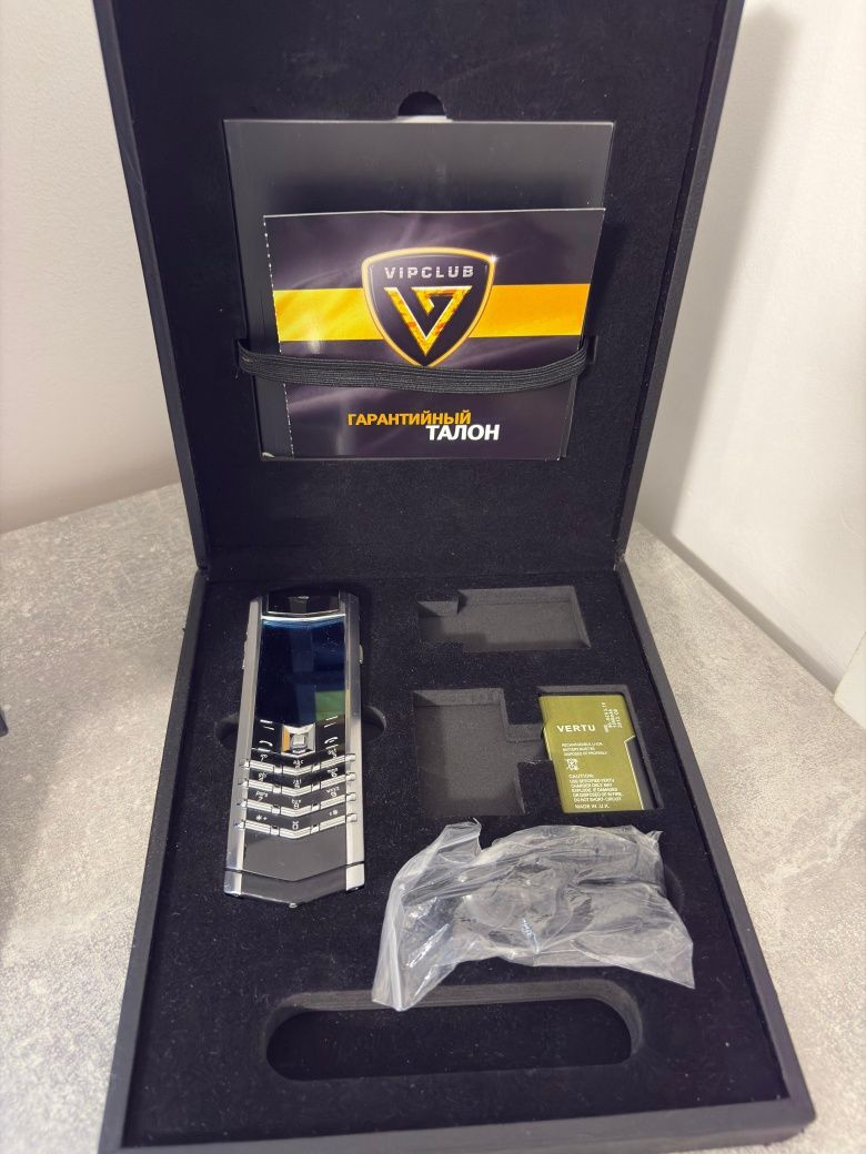 Продам Vertu Signature