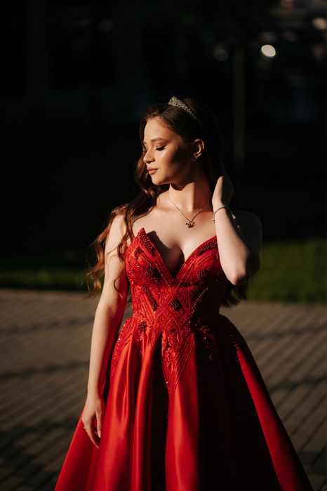 Vand rochie de ocazii speciale