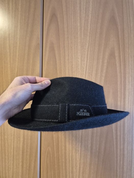 Vand palarie neagra, marca Mayser, noua