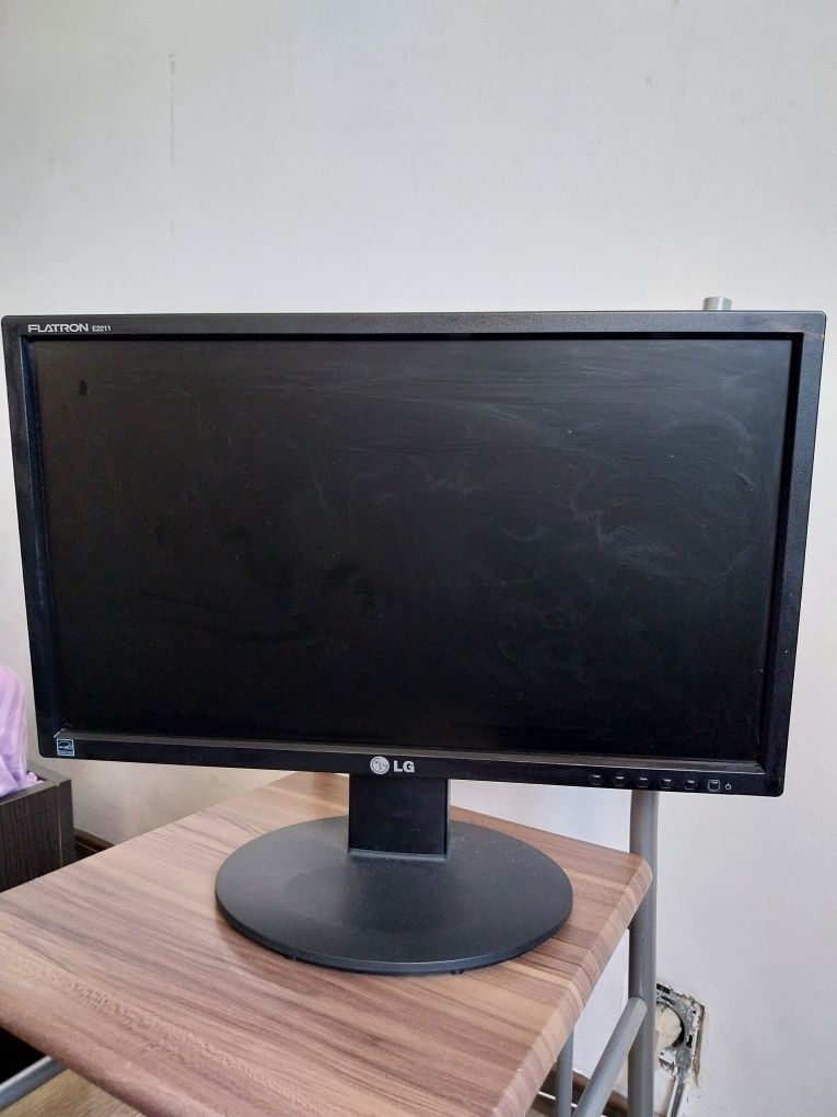 Vand Monitor LG 60Hz Full HD