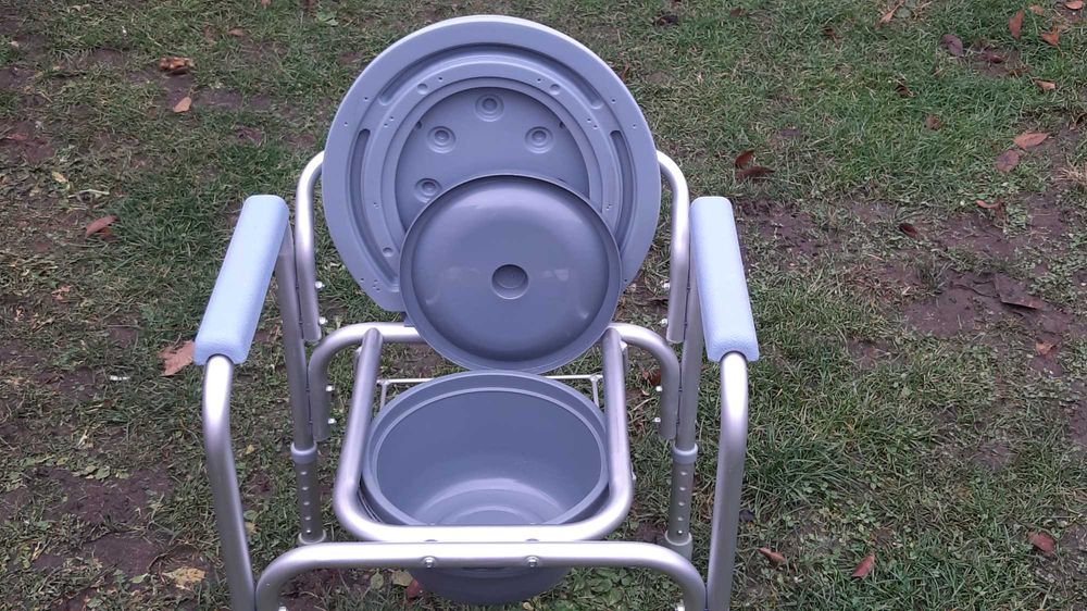 Хигиенен стол неупотребяван.