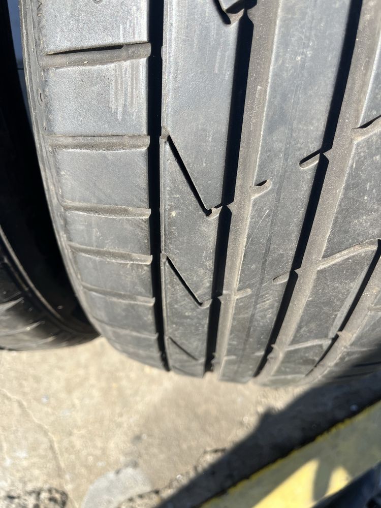 2 бр. летни гуми 225/45/19 Hankook 6+ mm DOT 1620
