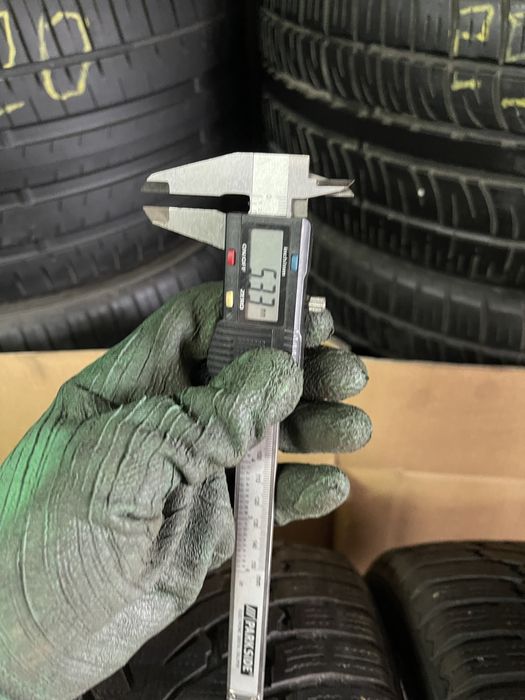 255/45/R20 Nokian WR SUV 4