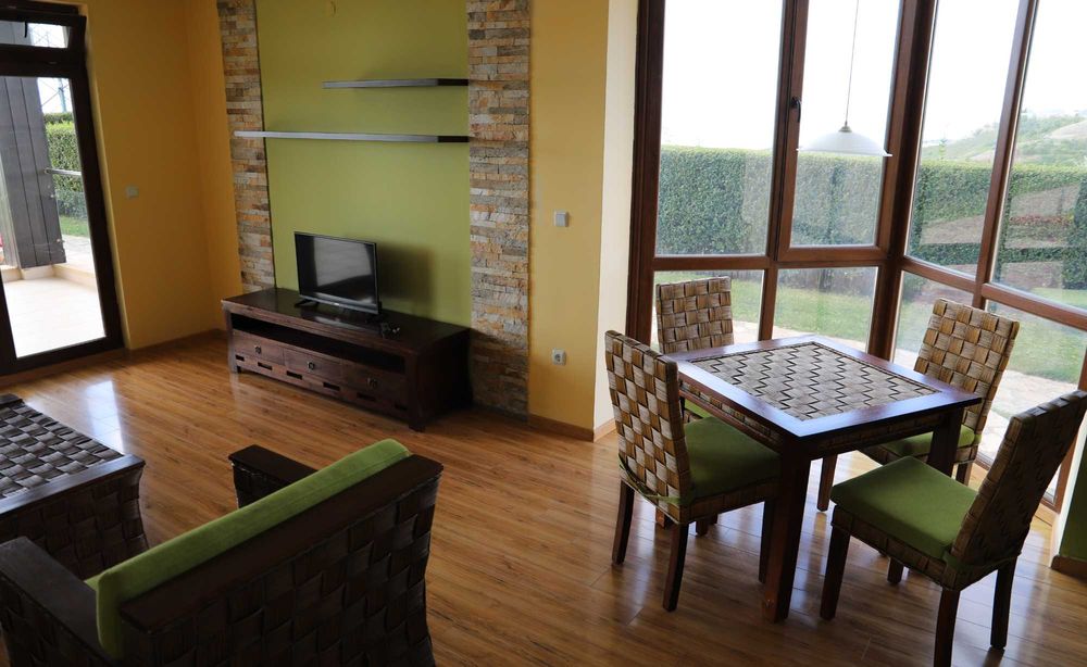 Маса от ратан и масив - ръчна изработка, внос Индонезия