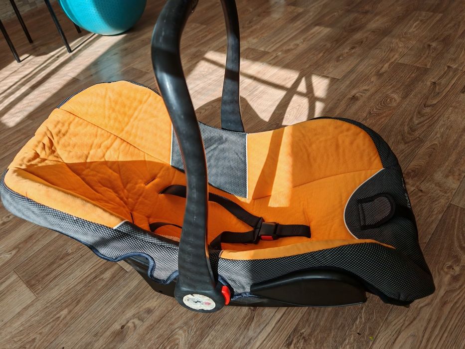 Продам Автокресло