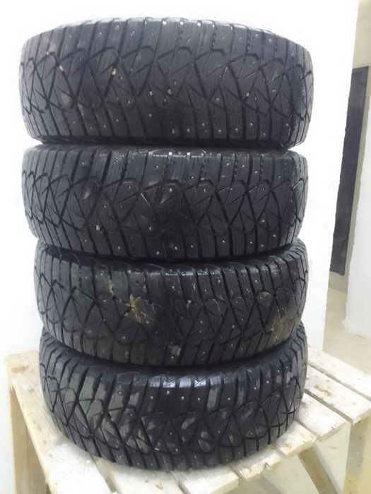 Продам шипованную зимнюю резину в отличном состоянии