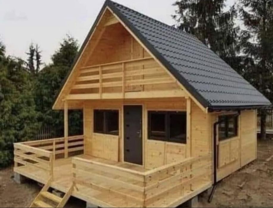 Vand case modulare din lemn de locuit