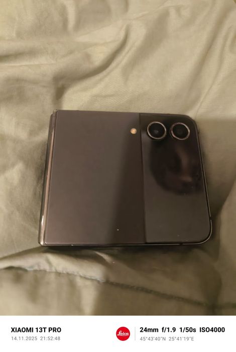 Telefon z flip 4 titanium premiun ca nou