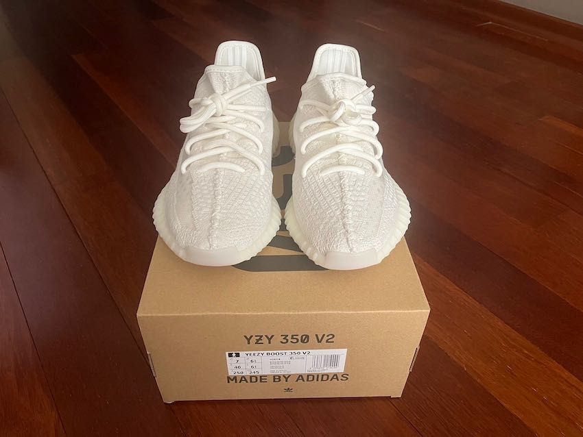 Нови, оригинални маратонки Adidas Yeezy Boost 350 V2 bone, размер 40