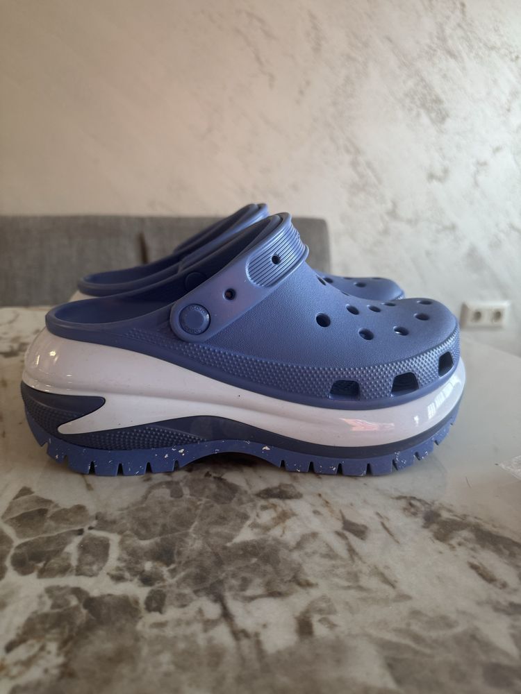 Нови чехли Crocs