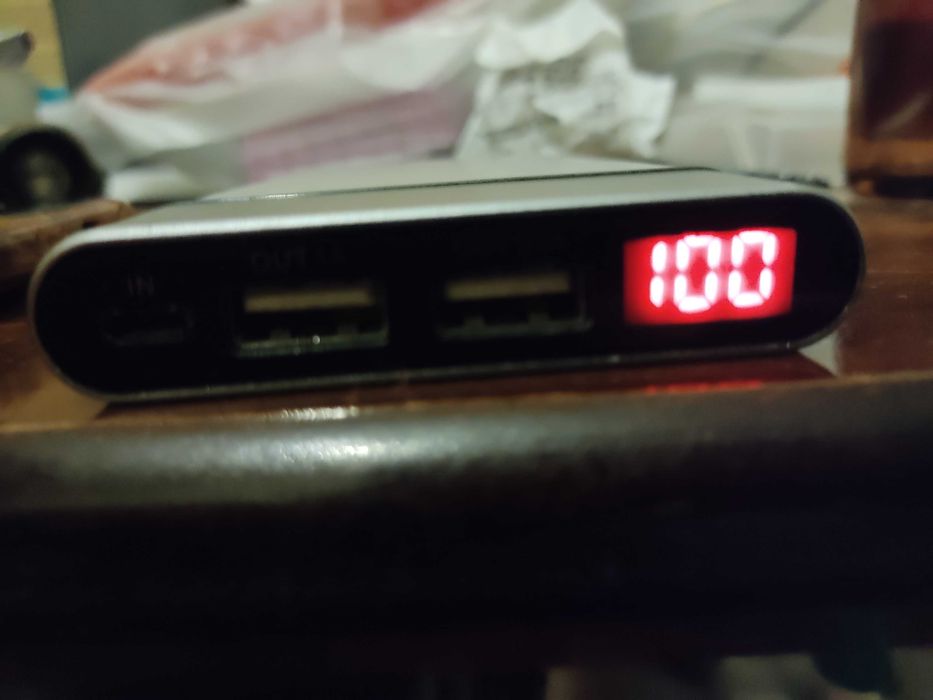 Продам power bank  10 000 mah