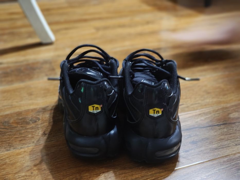 Nike tn negru , vin cu cutia originala ,mărimea 42,5