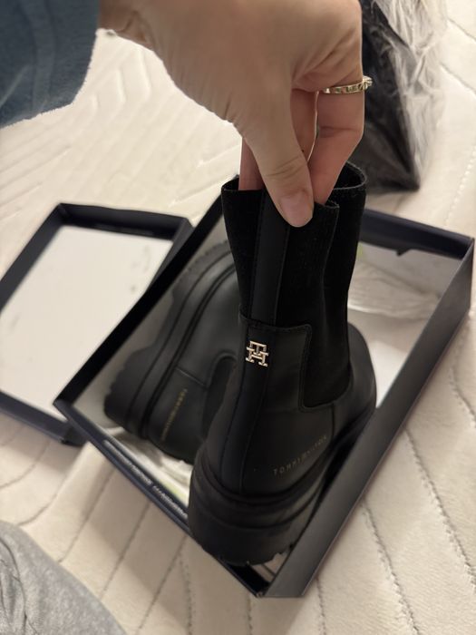 Продаю сапоги Tommy hilfiger