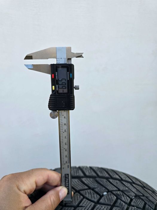 Зимни гуми 225 50 17 goodyear 2бр.