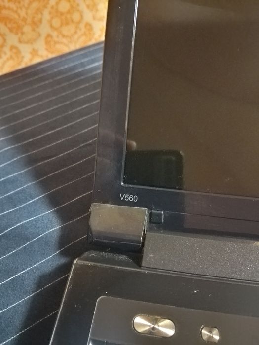 Лаптоп Lenovo V560