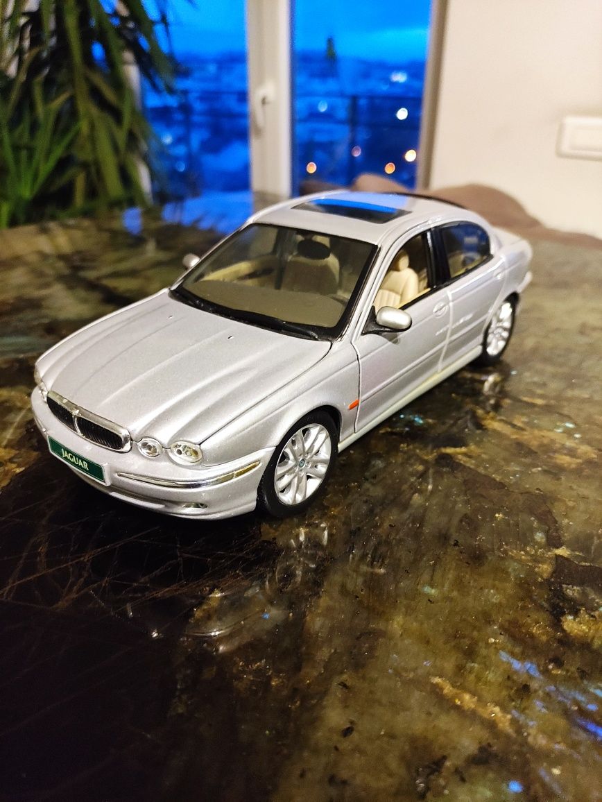 Macheta Jaguar x-type maisto scala 1:18