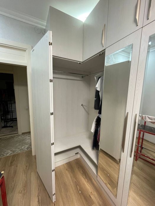 Мебель на зака. Спальные гарнитуры: шкафы, кровати, тумбы, столы