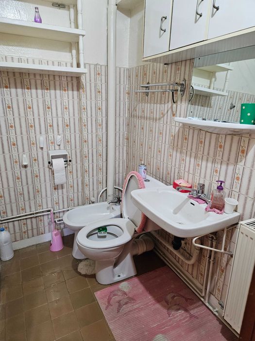 vand apartament doua camere ieftin