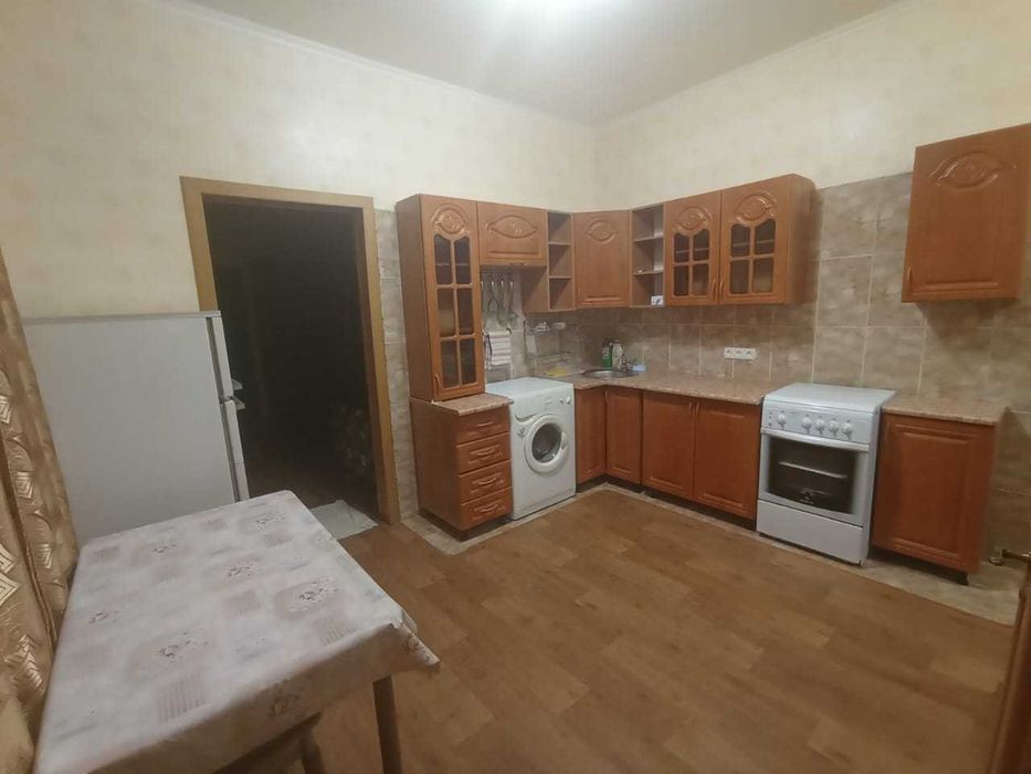 Сдаётся двухкомнатная квартира в районе оптовки