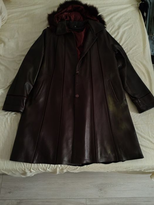 Vând haina piele dama